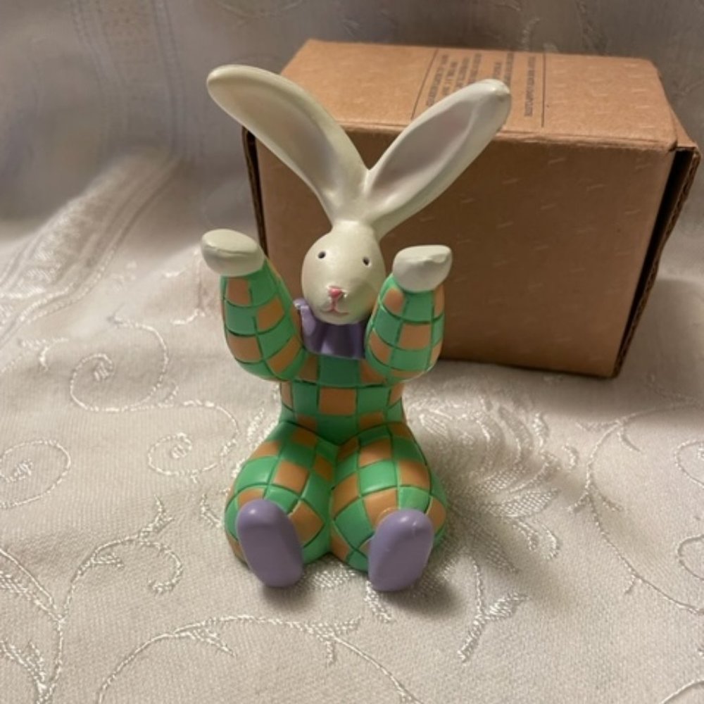 Vtg Avon Gift Collection Eggs To You Egg Holder with Ears up. Cute bunny NWOT